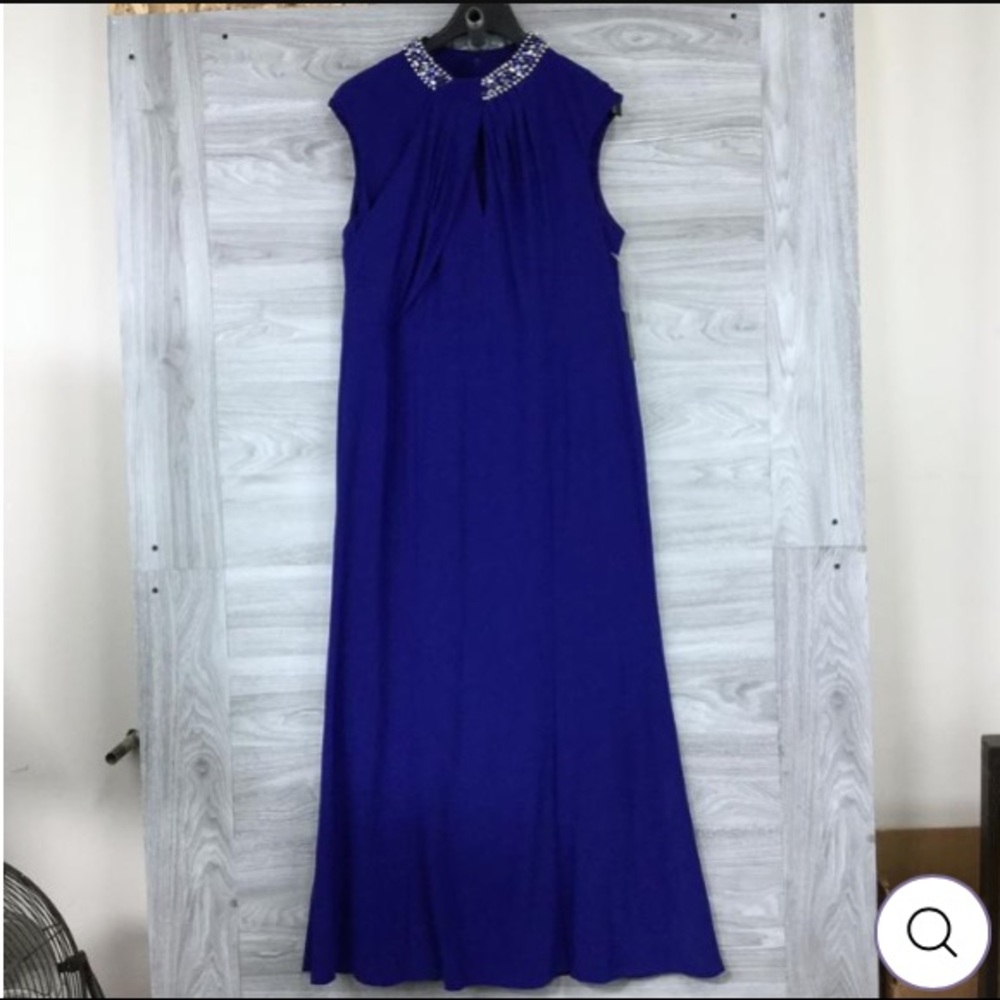 Vince Camuto Embellished Twist Neck Gown Size 18W